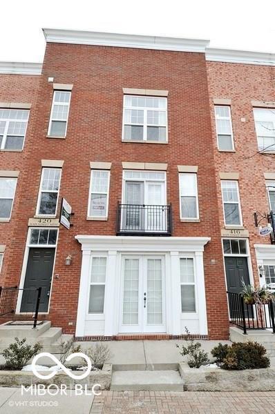 Primary Photo - 420 W Main St