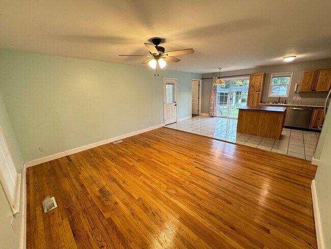 Building Photo - Three Bedroom Ranch Home in Garner
