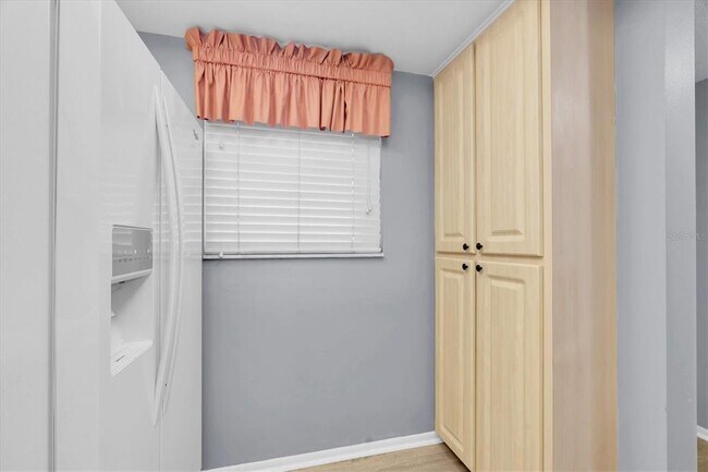 Building Photo - 175 116th Ave