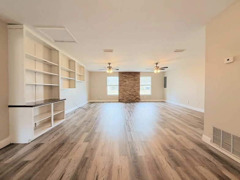 Building Photo - 4075 Old Bonham Rd