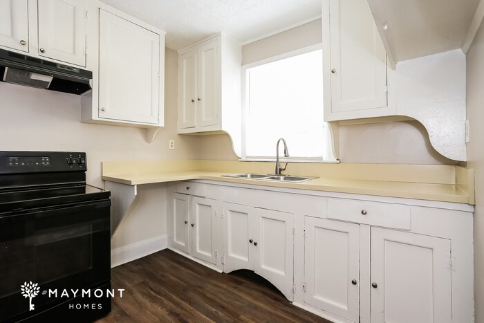 Building Photo - 6517 Sunset Dr