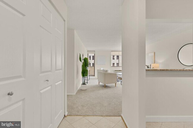 Building Photo - 1325 18th St NW