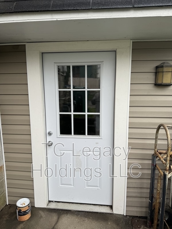 Building Photo - 388 Broaddus Ave