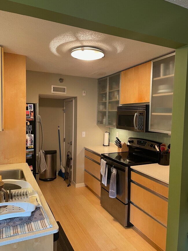 Building Photo - 52 Groveland Terrace