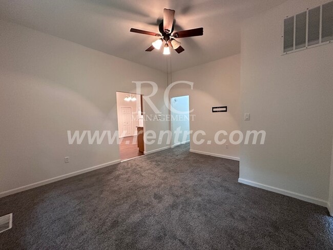 Building Photo - 702 Sandusky-