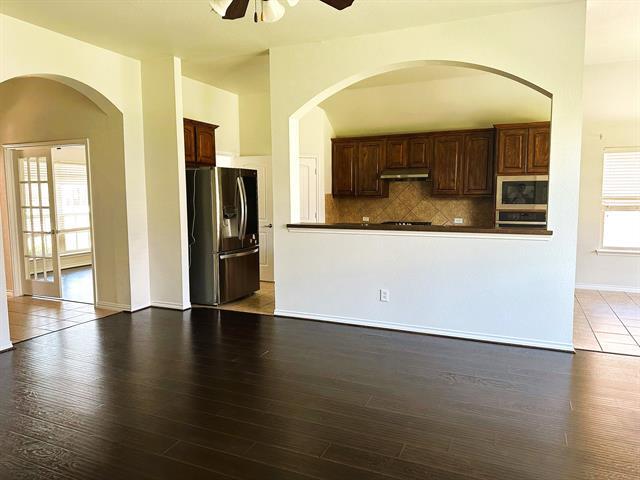 Building Photo - 1615 Nestledown Dr