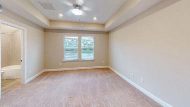 Building Photo - "Spacious 5-Bedroom Retreat in Jacksonville - 2,623 Sq Ft of Comfort!"