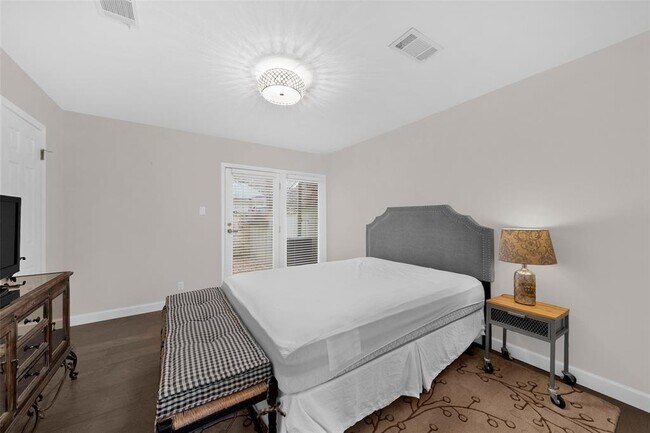 Building Photo - 4404 Travis Country Cir