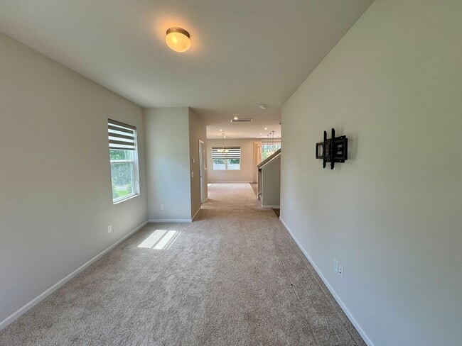 Building Photo - Cute 3BR/2BA Townhouse Minutes from Uptown