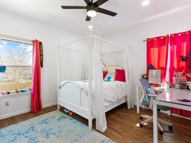 Building Photo - 3517 Mission St