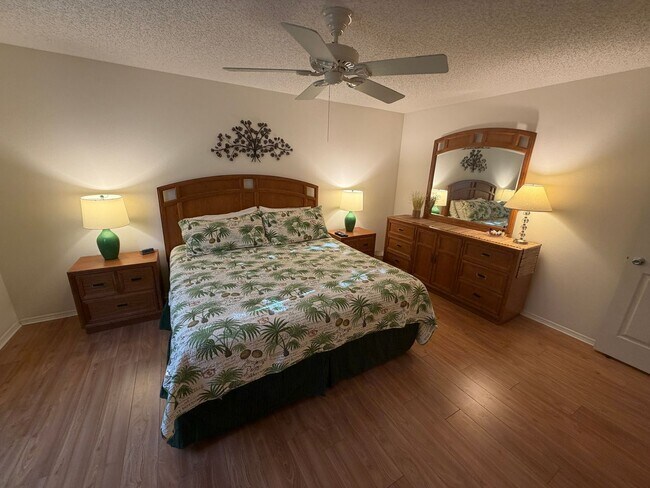 Building Photo - 2 bedroom 2 bath patio villa