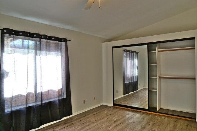 Building Photo - 54015 Avenida Juarez