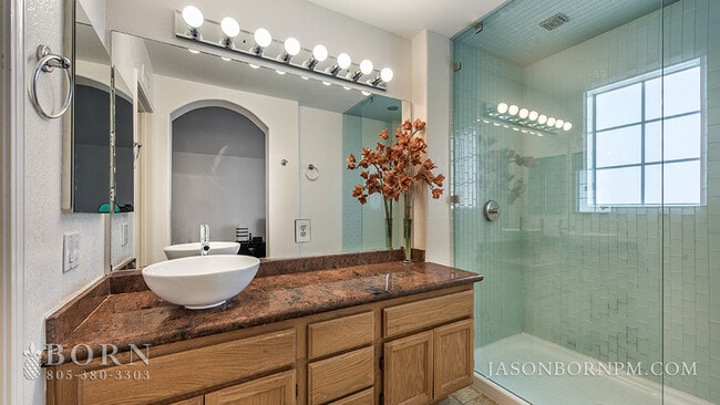 Building Photo - 5482 Avignon Ct