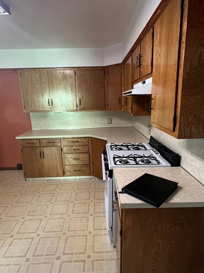 Building Photo - Charming 2 Bedroom In Little Italy Near Old Market and Downtown!!