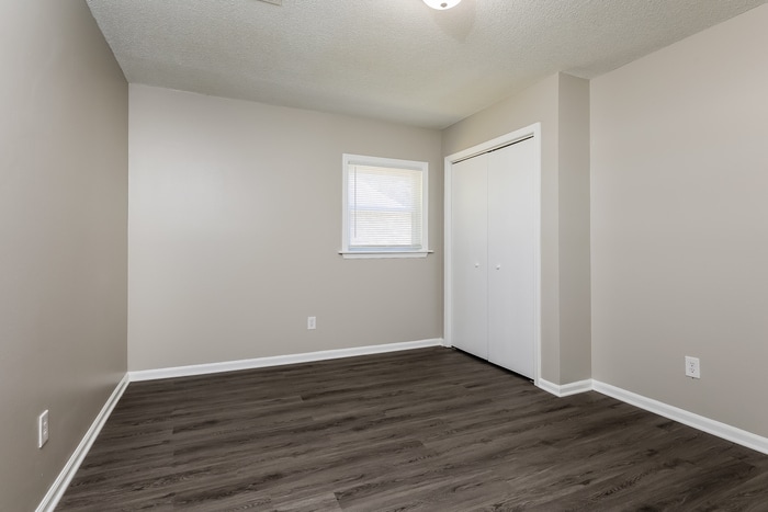 Building Photo - 102 Bluebell Ave