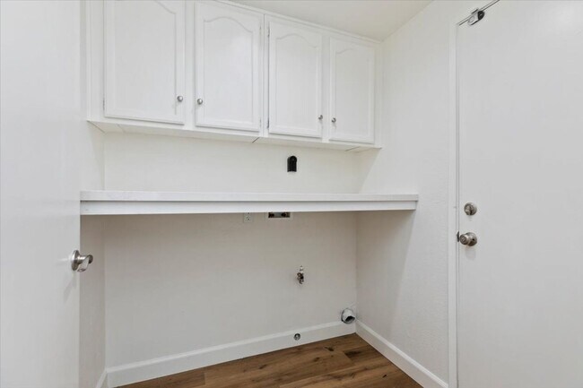 Building Photo - A move-in-ready family home in Riverside’s sought-after Orangecrest neighborhood