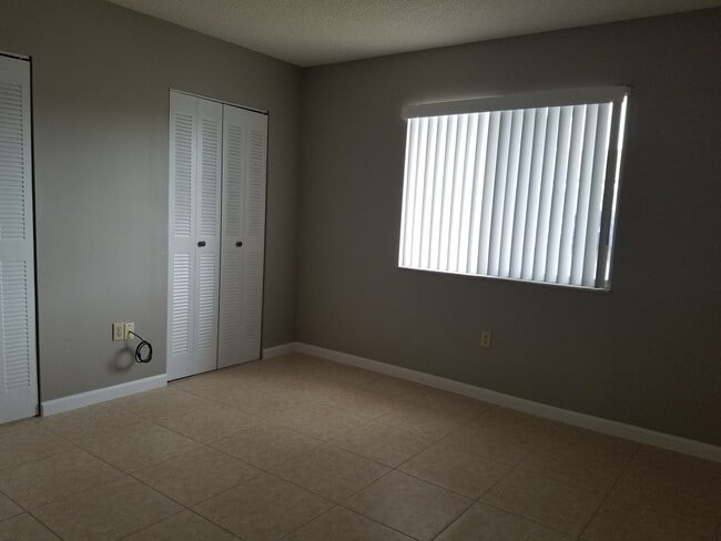 Building Photo - Spacious 2-Bedroom, 2-Bathroom Condo in Winter Haven