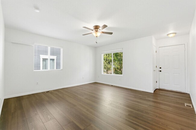 Building Photo - 3-bed + office, 2-bath home, minutes to Denver and close to outdoor recreation areas