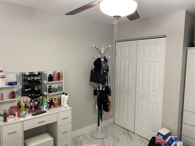 Building Photo - 342 E 46th St