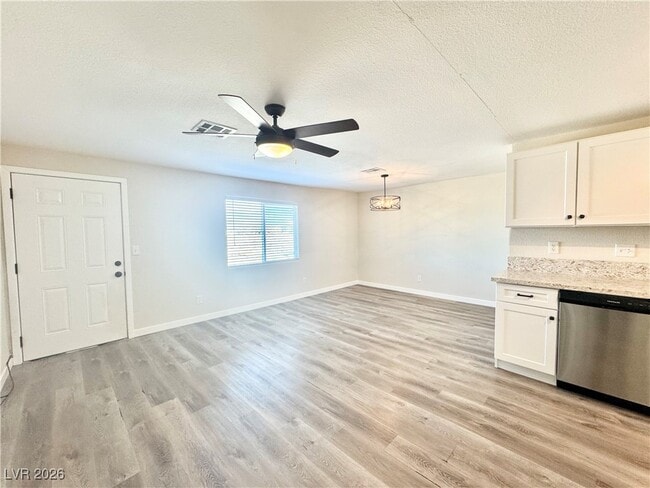 Building Photo - 2081 S Dandelion St