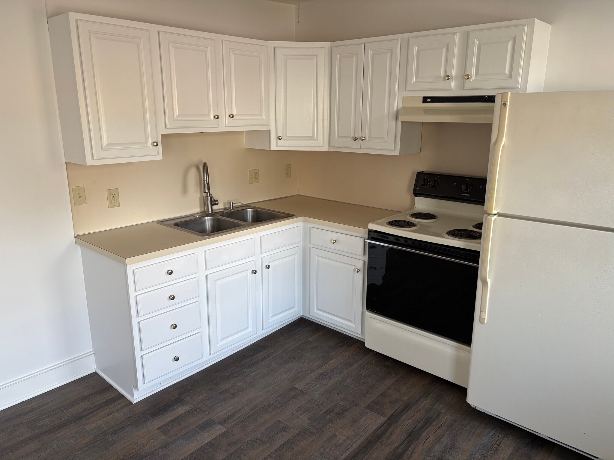 Building Photo - 1408 W Main St