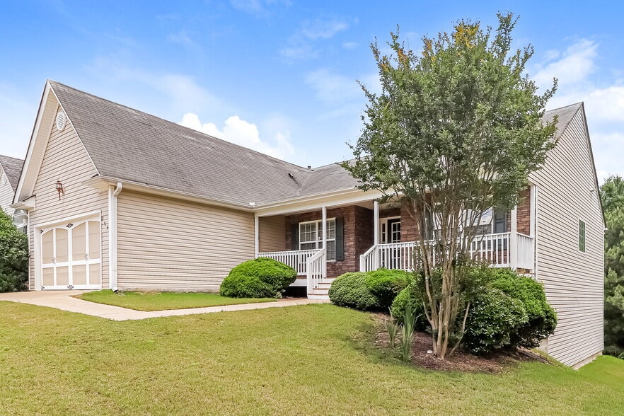 Building Photo - 215 Overlook Dr