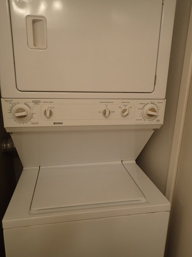 Building Photo - KIHEI VILLAGE UPPER LEVEL 2 BED / 1.5 BATH UNFURNISHED CONDO W/2 PARKING SPACES