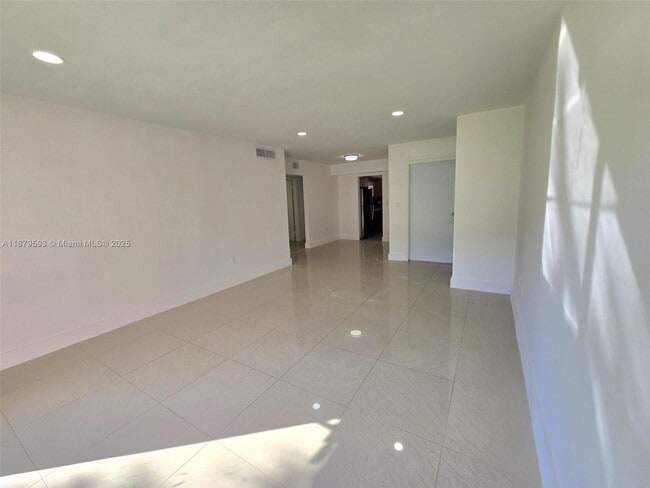 Building Photo - 7520 SW 82nd St