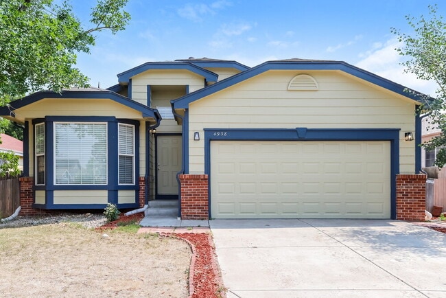 Building Photo - 4938 Dillon St