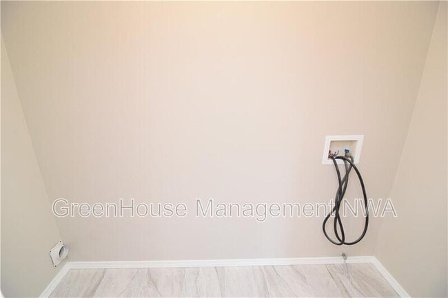 Building Photo - 117 E Veterans Pkwy