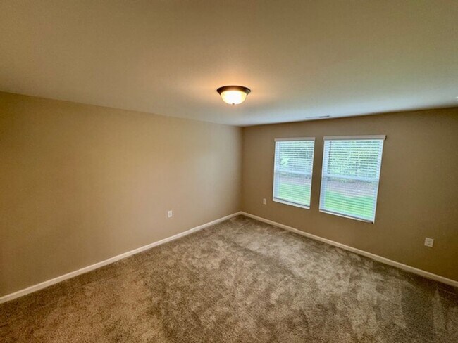 Building Photo - Might as well be brand new!