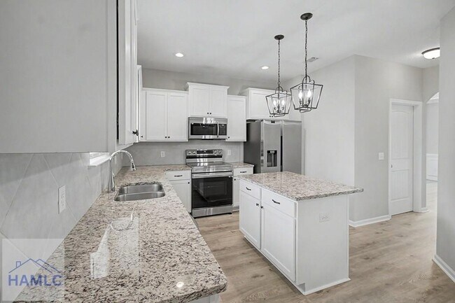 Building Photo - 18 Sunflower Cir NE