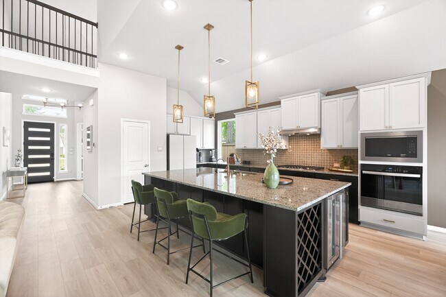 Building Photo - 21967 Gateway Arch Dr