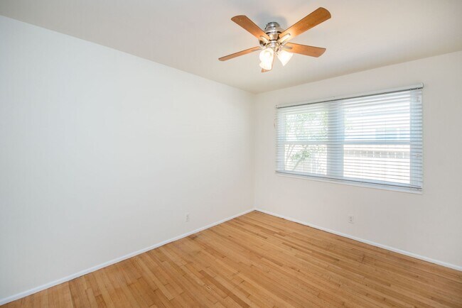 Building Photo - 20092 Bayview Ave