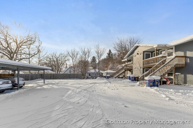 Building Photo - 810 Benson Ave NE