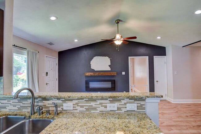 Building Photo - Charming 3-Bedroom, 2-Bath Home in Virgini...