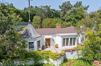 Building Photo - 10711 W Sunset Blvd