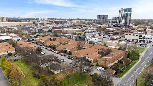 Building Photo - 2116 Hobbs Rd