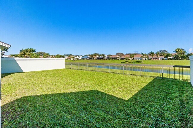 Building Photo - 247 River Park Dr