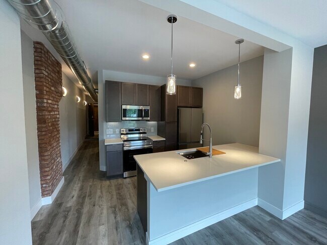 Building Photo - 2752 Lafayette Ave