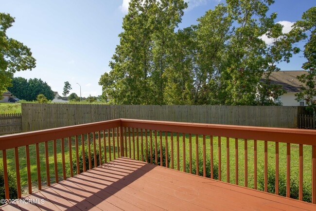 Building Photo - 111 Lightwater Dr