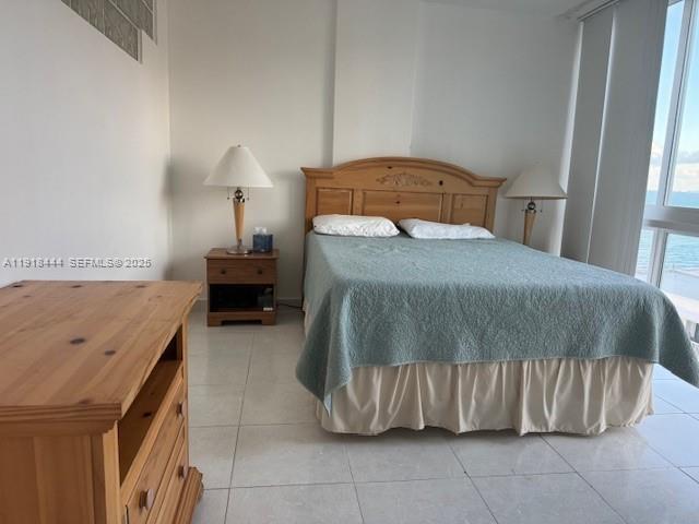 Building Photo - 5401 Collins Ave