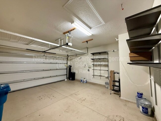 Building Photo - 628 Town Plaza Ave