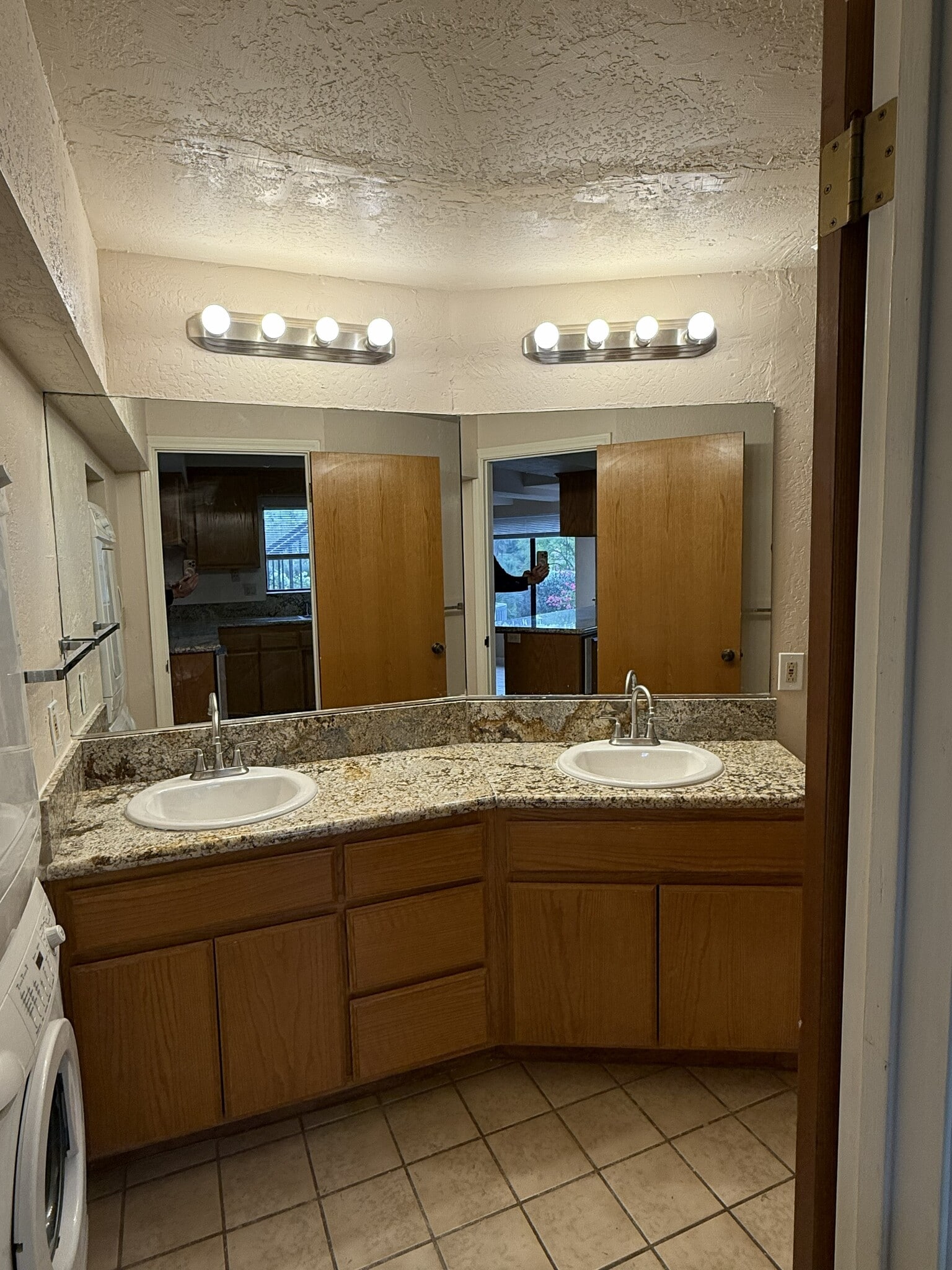 Building Photo - 13114 Polvera Ave