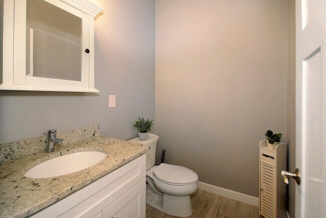 Building Photo - 19 Brigham Farm Ln