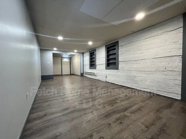 Building Photo - 10669 Jonestown Rd