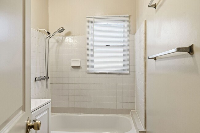 Building Photo - Coming Soon - Renovated Hyde Park Gem Near SoFi, LAX & Metro K Line