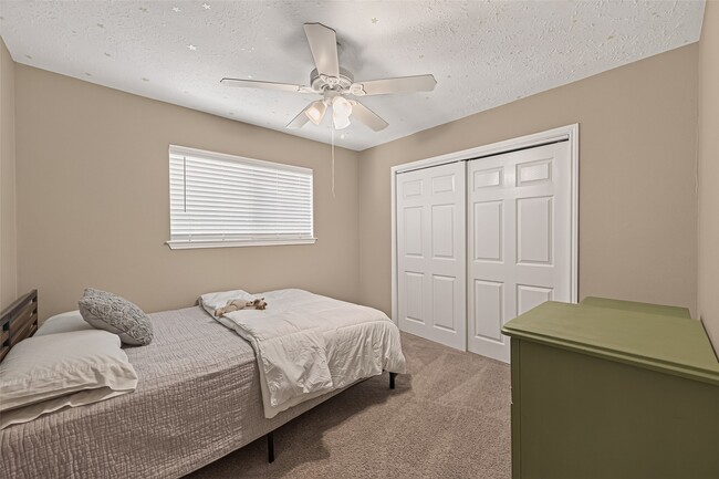 Building Photo - 22939 Indian Ridge Dr