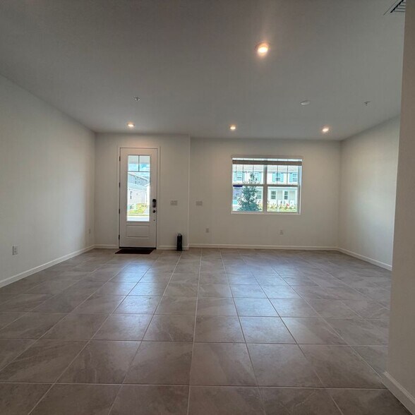 Building Photo - 3276 Gardenia Reserve St