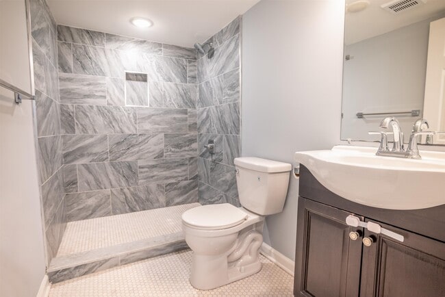 Building Photo - 38 Mill St